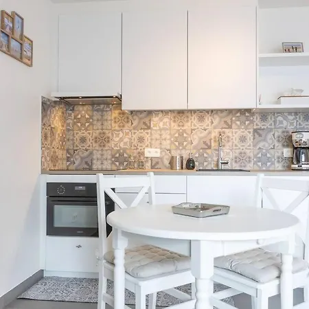 Charming Studio Near Beach
